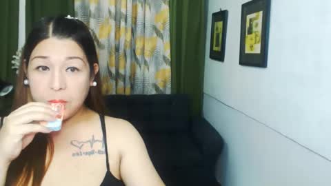 Snapshot of sweetflavor4uxxx chatting on December 26, 11:43 am GoddessAira4uTS online show from December 26, 11:43 am