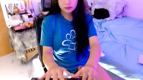 Lilly online show from November 2, 3:37 am