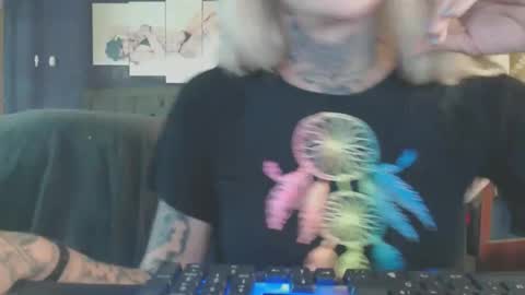 Snapshot of tatuada_safada chatting on September 10, 6:18 pm tatuada_safada online show from September 10, 6:18 pm