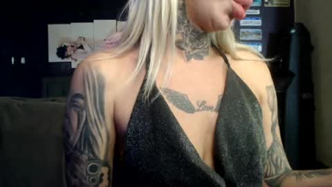 tatuada_safada online show from July 13, 7:11 am