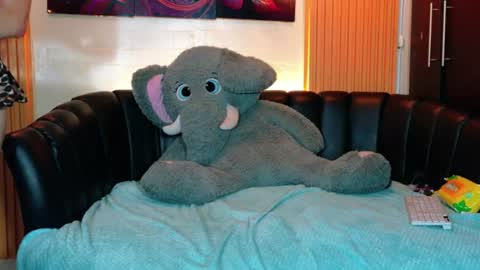 thamara_roberts online show from July 11, 10:57 pm