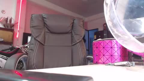 the girl of your dreams online show from November 24, 8:22 pm