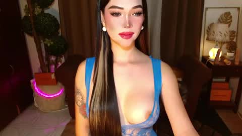 thea_whong online show from April 17, 4:59 am