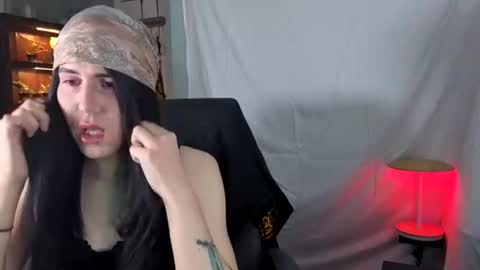 thedolllee25 online show from April 9, 8:09 am