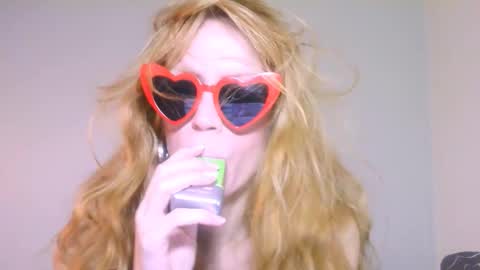 Yolanda online show from November 1, 5:10 pm