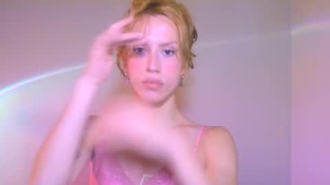 Yolanda online show from November 23, 7:05 pm