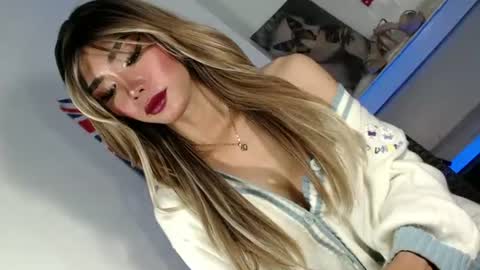 laisa online show from June 16, 10:06 am