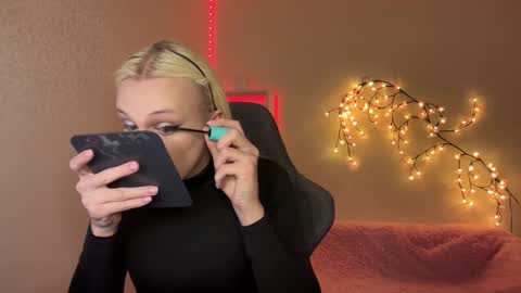 Amira online show from November 20, 10:27 am