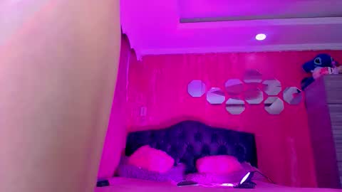 tiffanymackensyy69 online show from March 11, 2:37 am