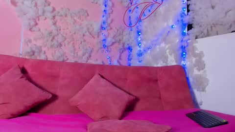 tiffanyy_deluxe online show from February 10, 3:08 pm