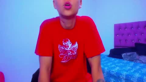 tomboygirl69 online show from April 26, 8:18 pm