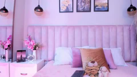 Tracy  online show from February 3, 8:36 pm