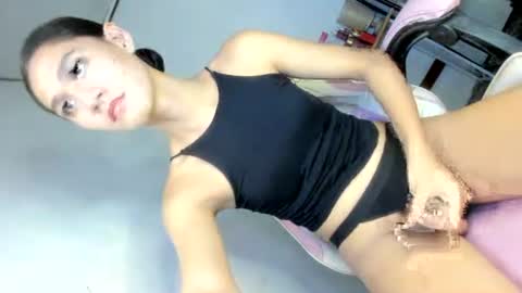 Rhiane online show from June 9, 3:55 pm