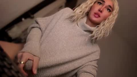 ALMIGHTY GODDESS VALENTINA online show from November 14, 8:17 pm