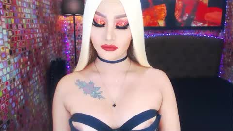 KYLIE BELLA  TS online show from February 11, 12:38 am