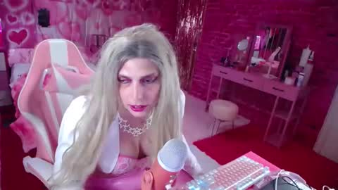 trista_doll online show from December 15, 11:09 pm