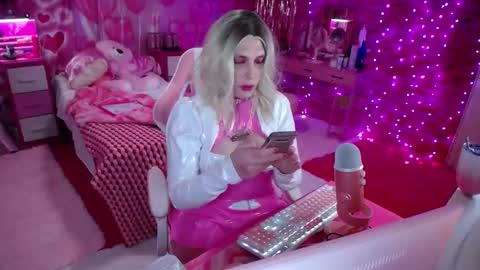 trista_doll online show from February 22, 11:24 pm