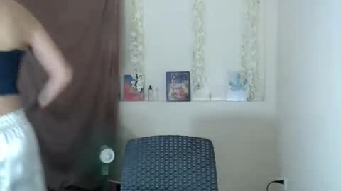 trixie_foxslut online show from November 17, 8:36 am