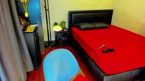 Kylee-  will make your  day  online show from March 1, 2:50 am