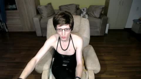 Clementine online show from April 2, 1:42 pm