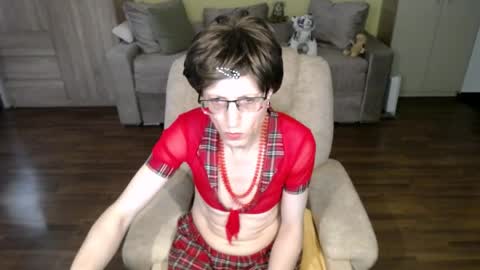 Clementine online show from June 7, 9:28 am