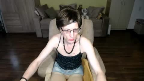 Clementine online show from June 18, 9:14 am
