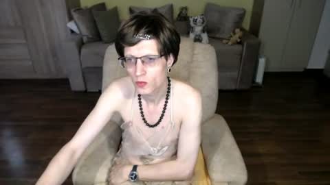 Clementine online show from June 20, 9:34 am