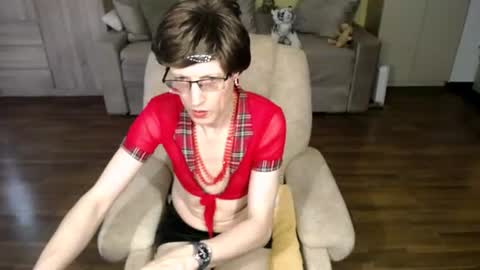 Clementine online show from July 3, 9:26 am