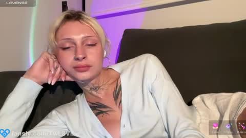 Molly and Nick online show from June 18, 5:39 pm
