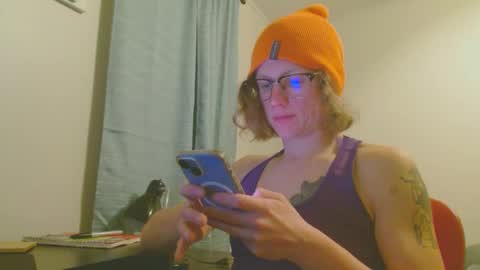 Snapshot of tyyyler93 chatting on December 4, 5:32 am TylerAlternative online show from December 4, 5:32 am