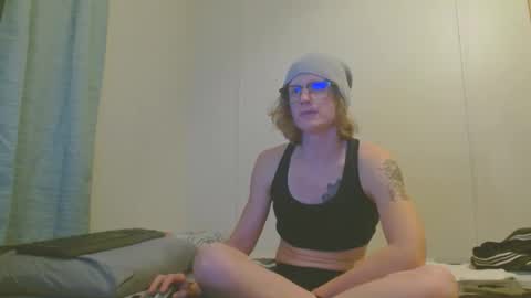 Snapshot of tyyyler93 chatting on December 19, 5:07 am TylerAlternative online show from December 19, 5:07 am