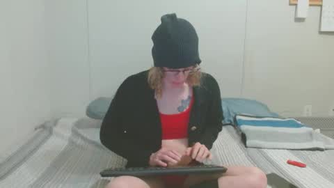 Snapshot of tyyyler93 chatting on February 19, 1:40 am TylerAlternative online show from February 19, 1:40 am