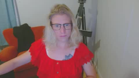 Snapshot of tyyyler93 chatting on October 4, 2:45 am TylerAlternative online show from October 4, 2:45 am