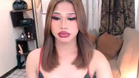 unforgettablesamanthax online show from December 18, 9:37 am