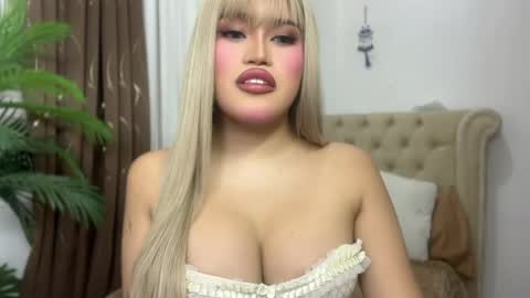 ur_bombshellpatty online show from May 8, 9:11 pm
