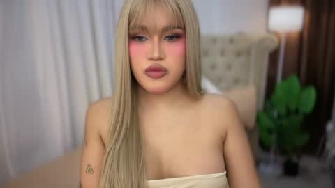 ur_bombshellpatty online show from June 3, 4:00 pm