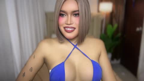 ur_bombshellpatty online show from June 7, 6:16 pm