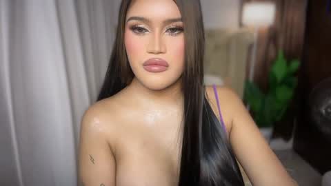 ur_bombshellpatty online show from June 8, 5:23 pm
