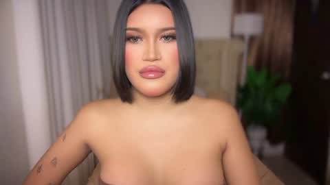 ur_bombshellpatty online show from June 16, 8:09 pm