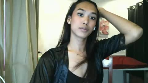 Ms. Criza online show from June 24, 1:42 pm