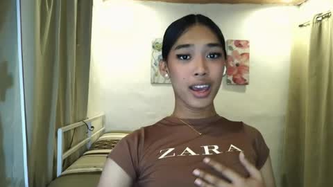 Ms. Criza online show from July 25, 3:10 pm