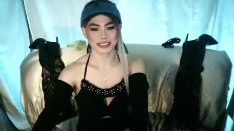 MISS ANNA online show from June 14, 9:43 am