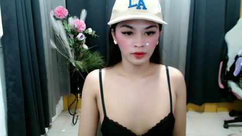 urasiancumgirl_ online show from June 13, 6:24 am