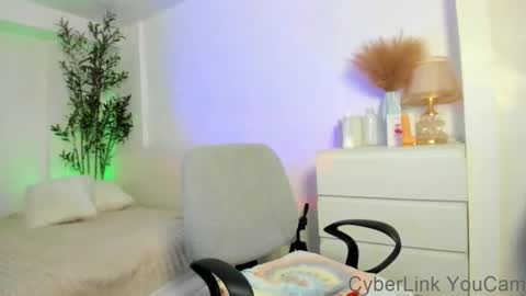 Angela Cullens online show from February 9, 7:42 pm