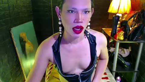 queen norelle online show from July 6, 4:20 pm