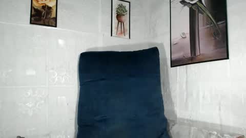 urhotdexie69 online show from June 1, 3:36 pm