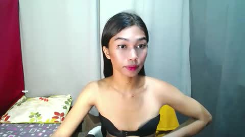 urloverjasmine_xx online show from June 10, 1:49 am