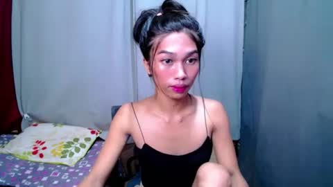 urloverjasmine_xx online show from June 12, 4:11 am
