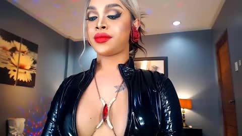 UrMajestyTyra online show from January 11, 2:09 am