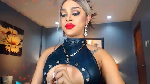 UrMajestyTyra online show from January 19, 11:43 pm